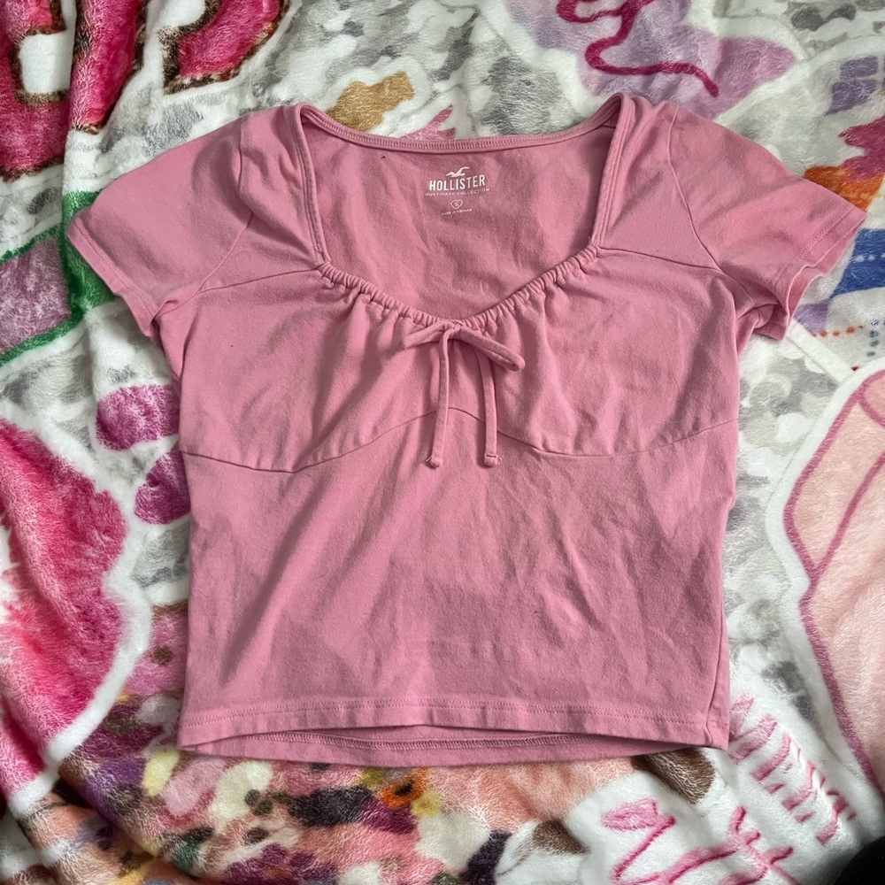 pink hollister top with bow